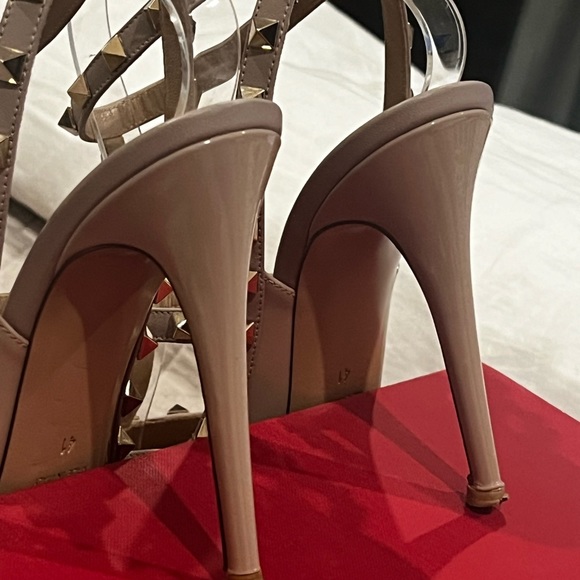❤️❤️❤️Valentino Rockstud Patent Heels in Poudre Color❤️❤️❤️ - Picture 12 of 16